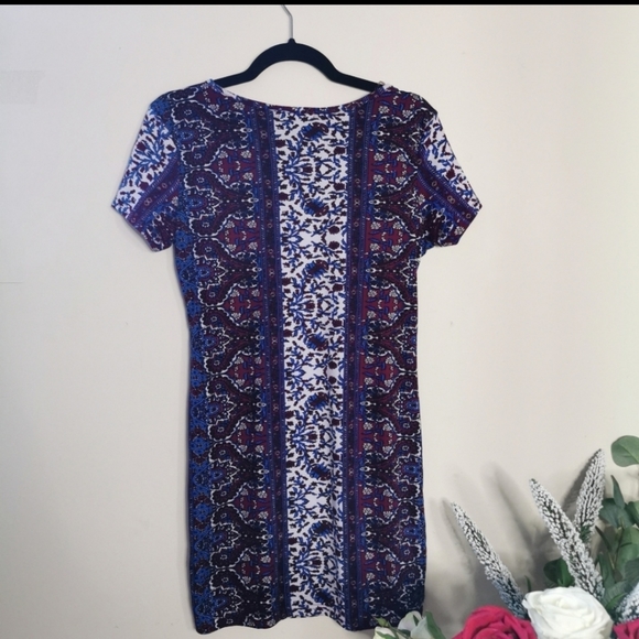 Above knee - Dress - Picture 3 of 5